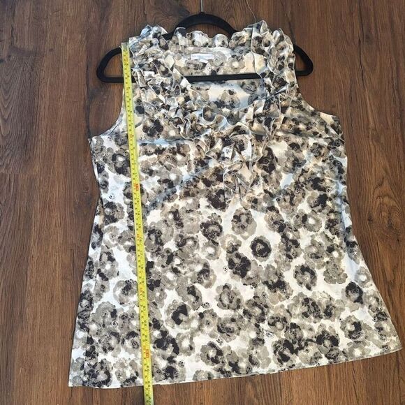 New York & Company Women's Floral Ruffle Neck Sleeveless Blouse L Black - Picture 7 of 8